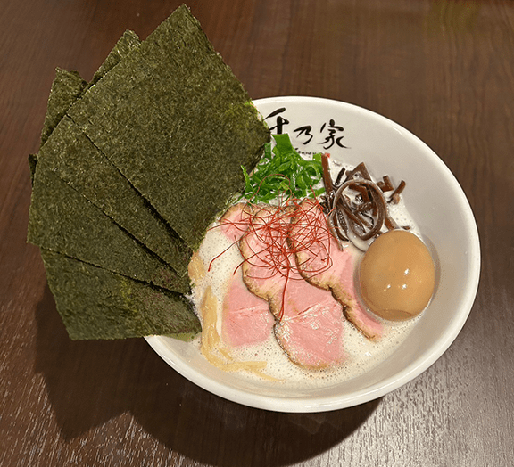 鶏白湯塩特製ラーメン